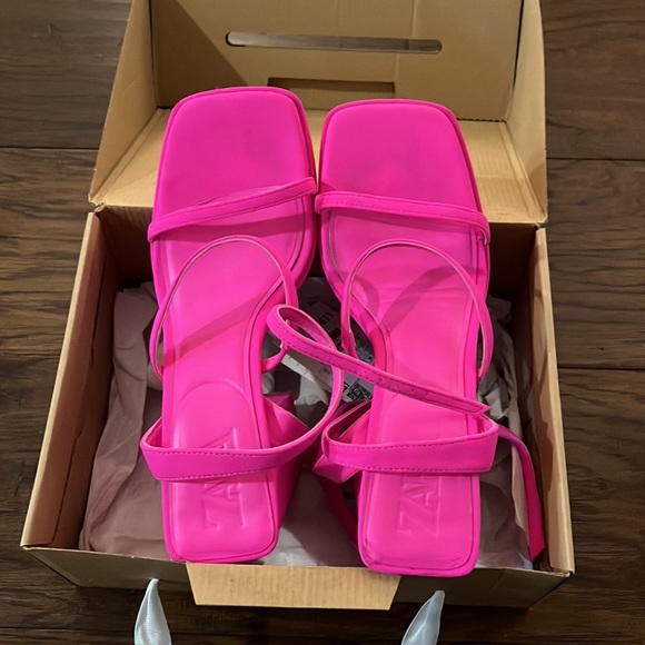 Magenta Zara block heels — well worn — selling cheap for bachelorettes/NYE - Picture 5 of 6